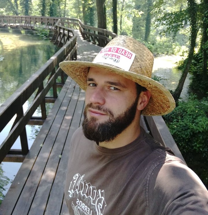 You are currently viewing Biznis centar/Ljekovita ulja “DahOil” proizvodi su koji će tek zavladati tržištem BiH, ali i šire