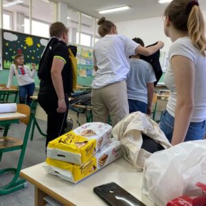 Read more about the article Užvali smo u kreativnim radionicama sa školarcima Berte Kučere i 13.rujna